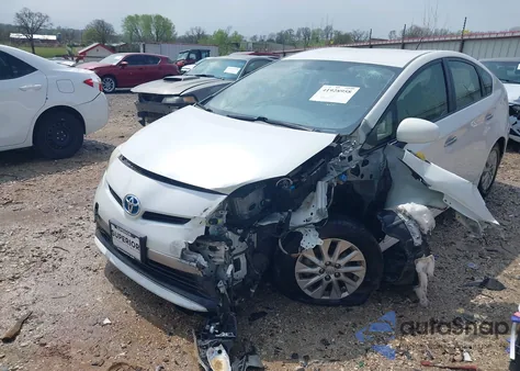 2013 Toyota Prius Plug-In z USA, uszkodzony, nr VIN JTDKN3DP1D3047013